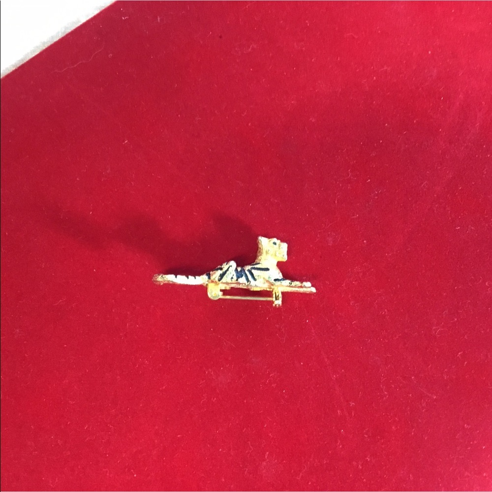 Vintage Tiger Pin great on clothes bags etc - Picture 4 of 7